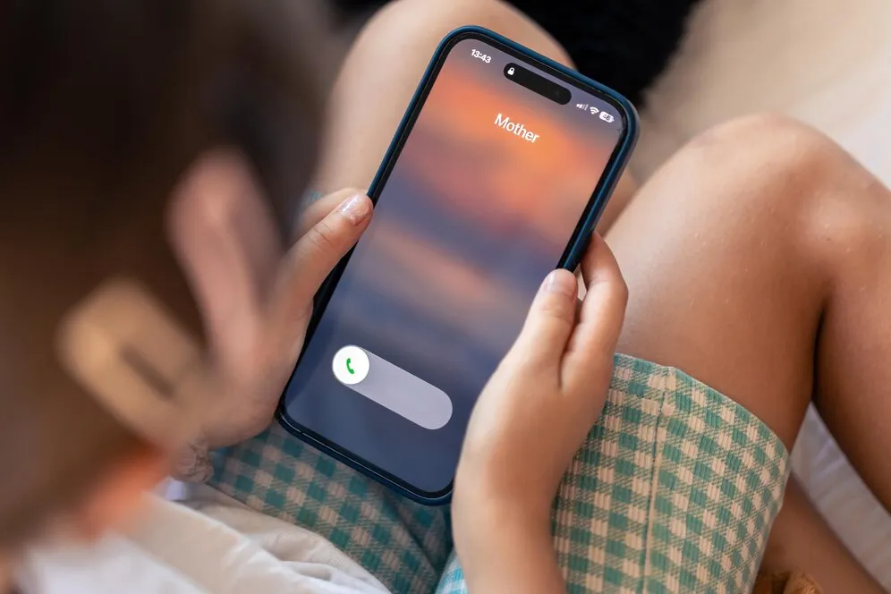 卡贴机是什么意思？iPhone卡贴机和正常机有什么区别？